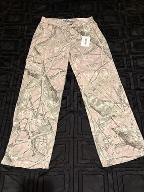 Straight Leg Women’s Jeans in Light Pink Camo